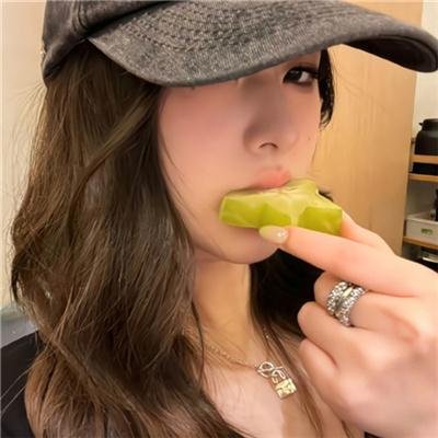 踉跄女孩